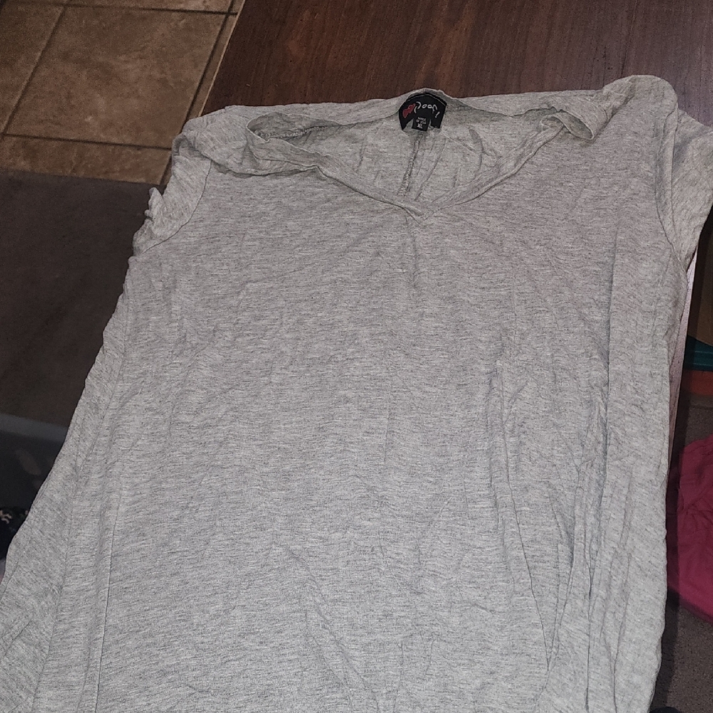 FIRM PRICE Poof! Heather Gray V-Neck Tee